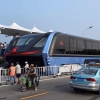 Китайцы испытали "автобус будущего"